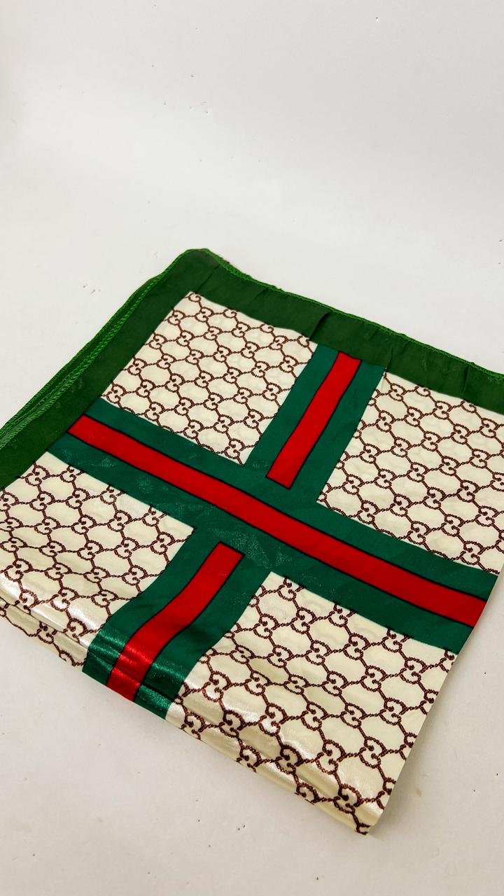 Lenço Inspiração Guc - Tam P (50x50)