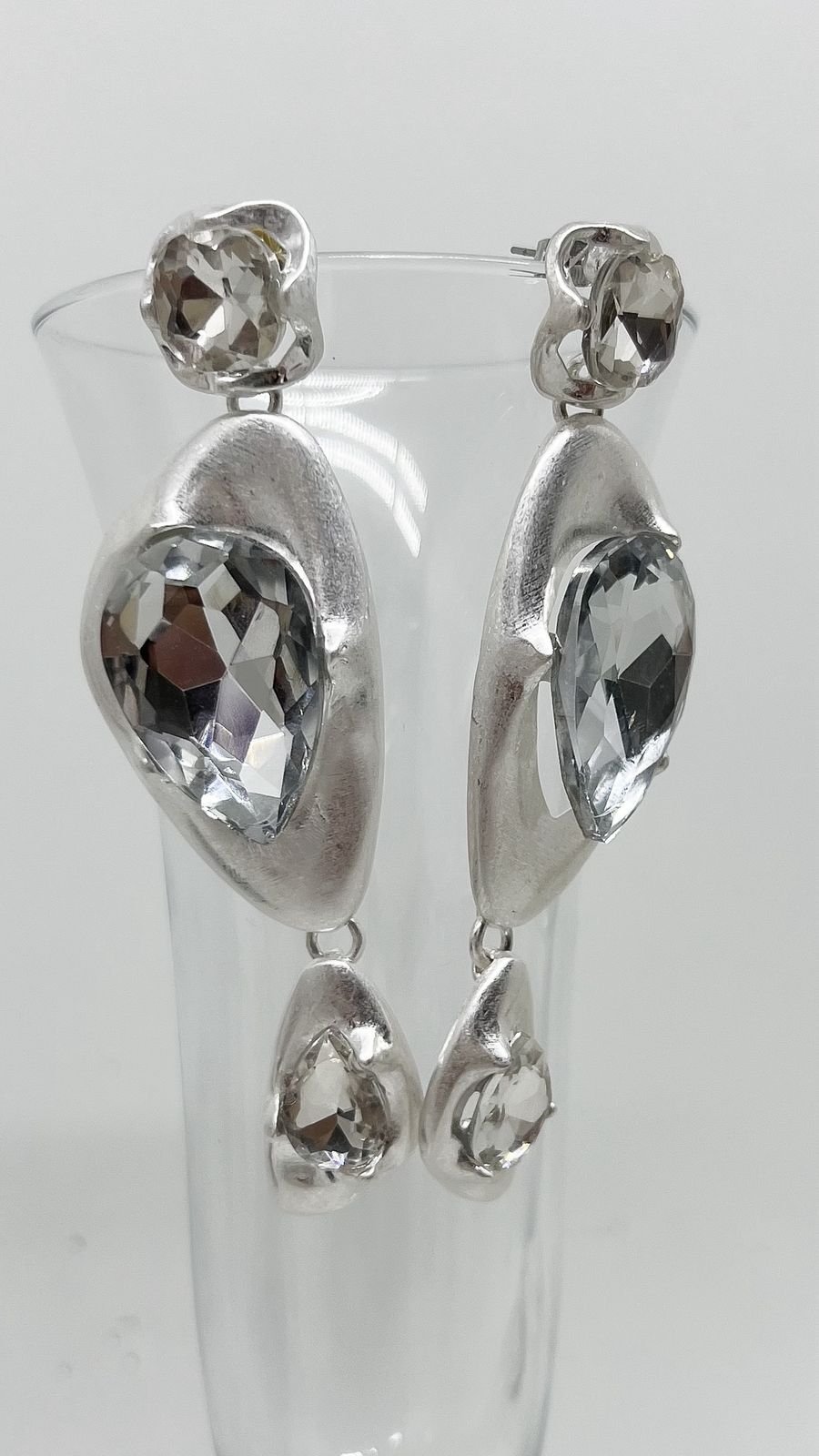 Brinco Futurist Pedra D´luxo