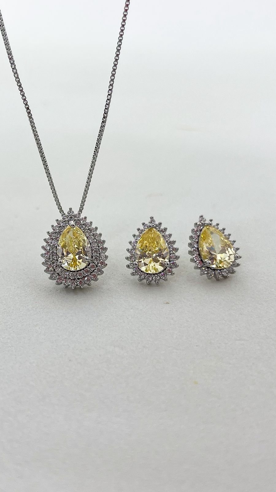 Conjunto Amarelo Glow