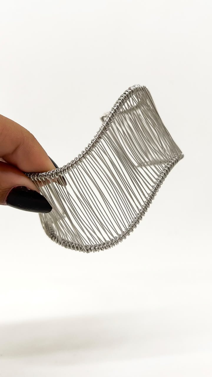 Bracelete Ondas Em Linhas D´efeito- Aço